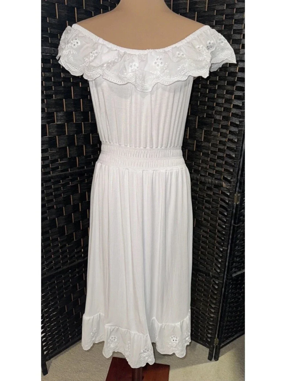 Chenault Pink & Violet Midi Dress Eyelet Lace Embroidered White Size Large